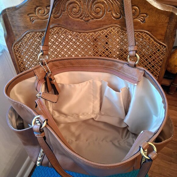 NEW COACH TAN LEATHER HANDBAG GOLD HARDWARE GOLD GROMMETS COACH BOX - Picture 7 of 11